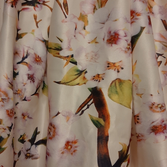 Floral pleated midi skirt - Picture 4 of 4